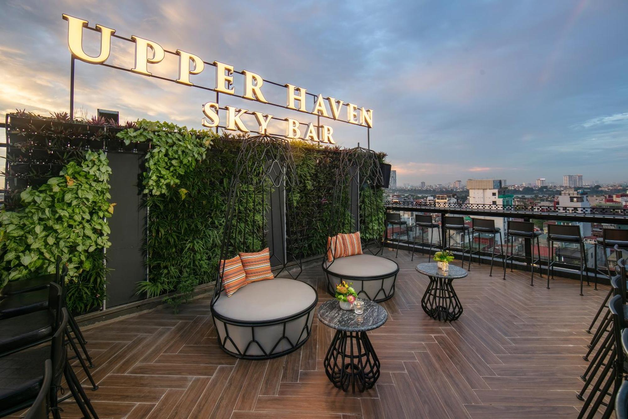 May De Ville Crown Hotel Ханой Экстерьер фото Upper Haven Sky Bar