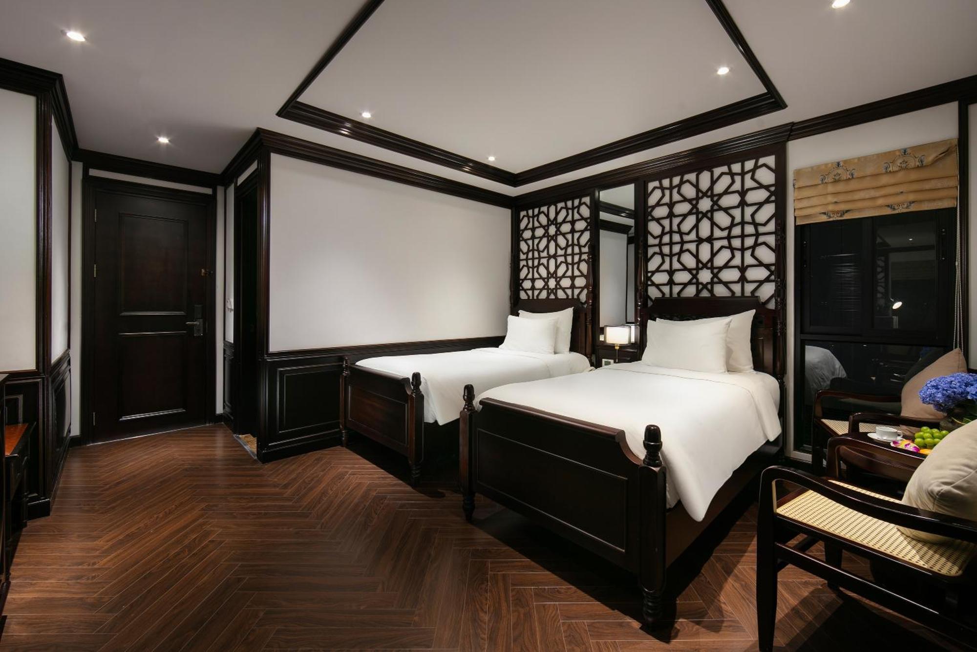May De Ville Crown Hotel Ханой Экстерьер фото Deluxe twin room