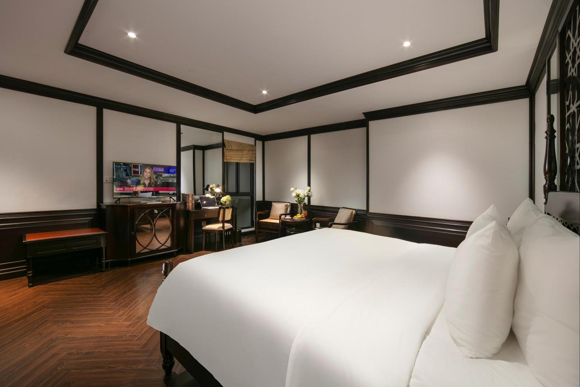 May De Ville Crown Hotel Ханой Экстерьер фото Deluxe Room