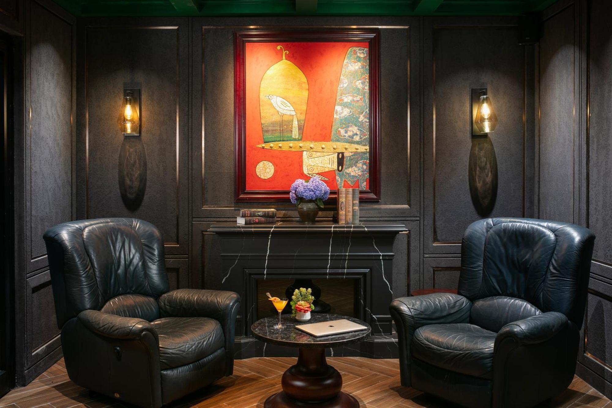 May De Ville Crown Hotel Ханой Экстерьер фото The Green Room