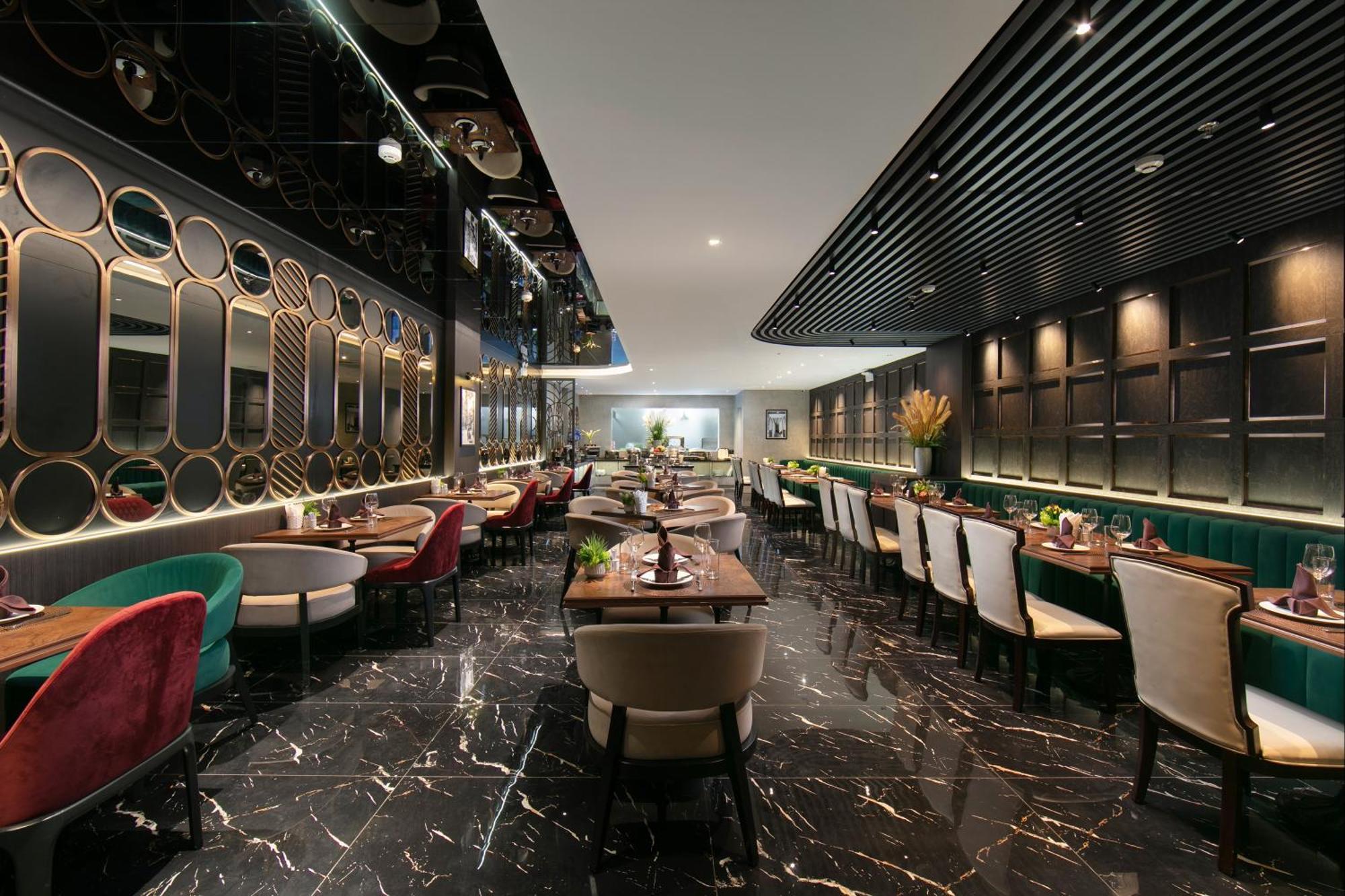 May De Ville Crown Hotel Ханой Экстерьер фото 3D rendering of a restaurant interior