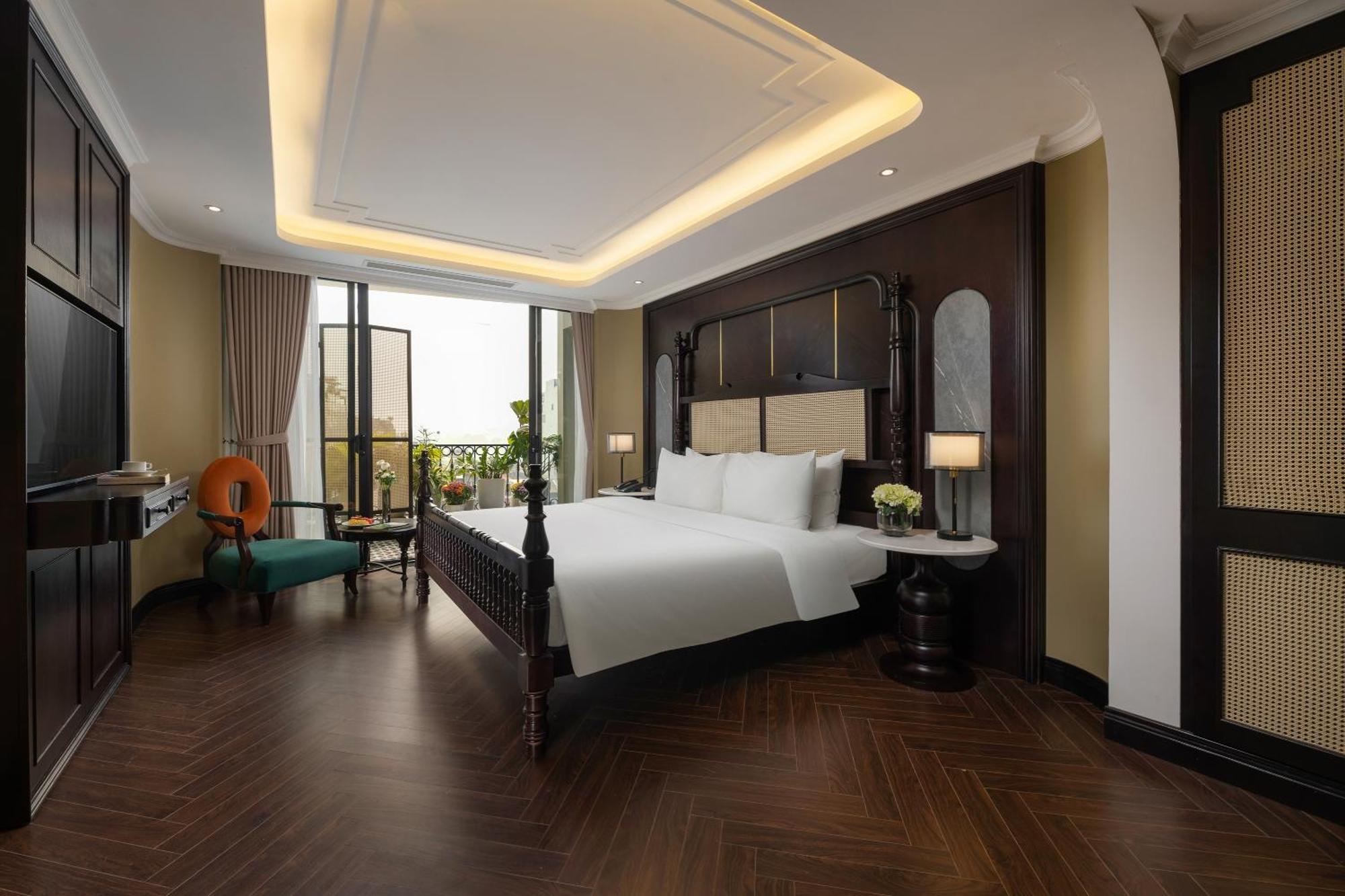 May De Ville Crown Hotel Ханой Экстерьер фото Deluxe Suite